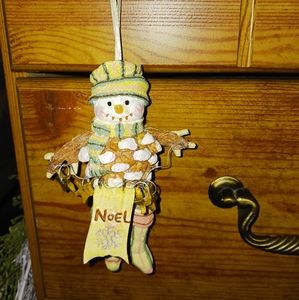 Really Cute Hanging snowman decor